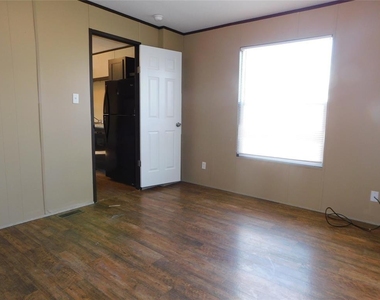 201 China Garden Ln - Photo Thumbnail 9