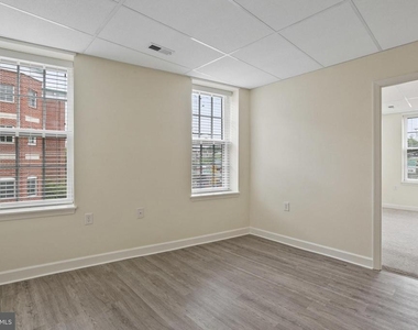 28 Liberty Street - Photo Thumbnail 12