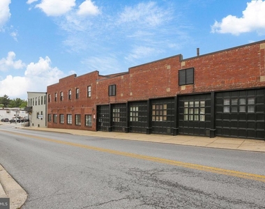 28 Liberty Street - Photo Thumbnail 16
