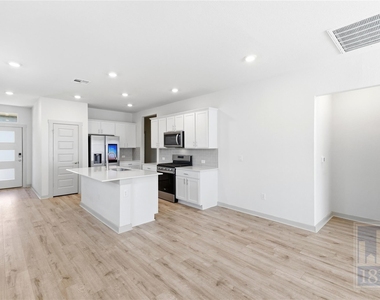 8129 Linnie Ln - Photo Thumbnail 14