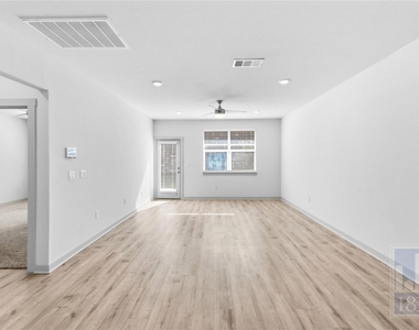 8129 Linnie Ln - Photo Thumbnail 12