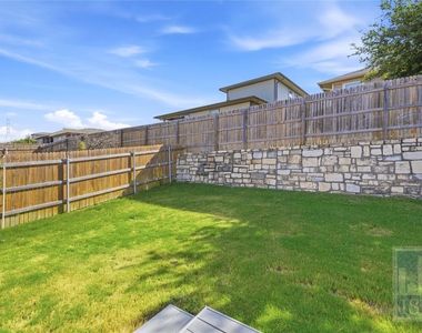 8129 Linnie Ln - Photo Thumbnail 34