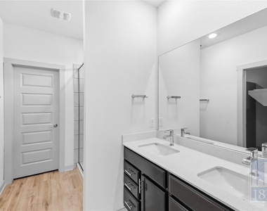 8129 Linnie Ln - Photo Thumbnail 24