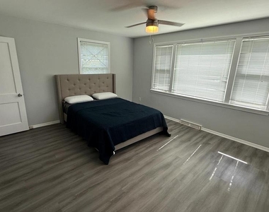 435 Main Street - Photo Thumbnail 12
