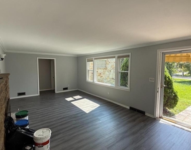 435 Main Street - Photo Thumbnail 10