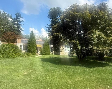 435 Main Street - Photo Thumbnail 2