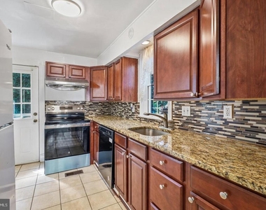 7022 Deerfield Road - Photo Thumbnail 13