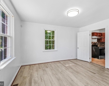 7022 Deerfield Road - Photo Thumbnail 9
