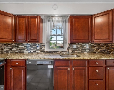 7022 Deerfield Road - Photo Thumbnail 11