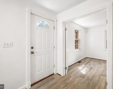 7022 Deerfield Road - Photo Thumbnail 5