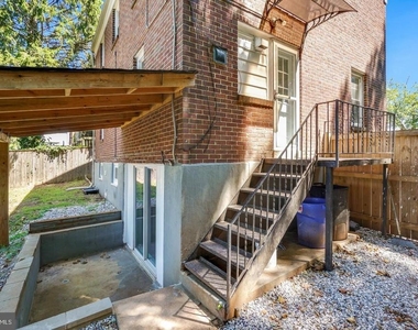 7022 Deerfield Road - Photo Thumbnail 27