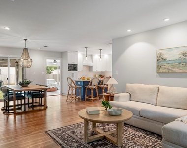 1215 Payne Ave - Photo Thumbnail 17