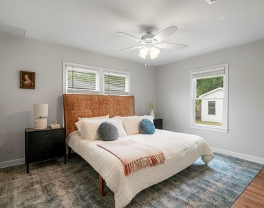 1215 Payne Ave - Photo Thumbnail 18