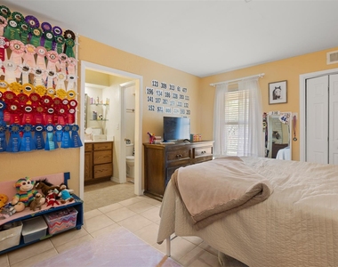 4 Townhouse Cir - Photo Thumbnail 10