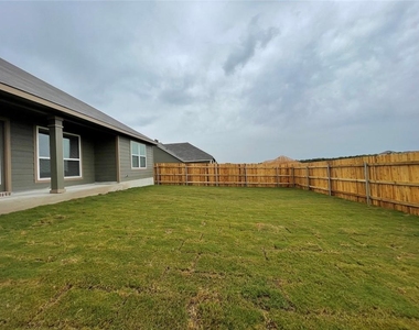 806 Hollyhock Dr - Photo Thumbnail 34