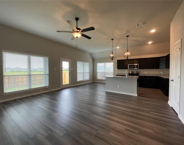 806 Hollyhock Dr - Photo Thumbnail 25