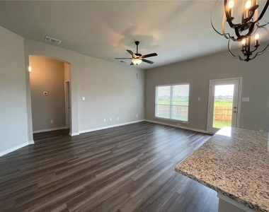 806 Hollyhock Dr - Photo Thumbnail 31