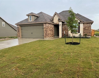 806 Hollyhock Dr - Photo Thumbnail 1