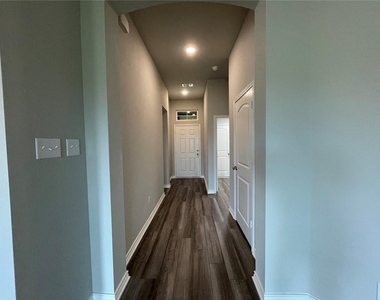 806 Hollyhock Dr - Photo Thumbnail 24