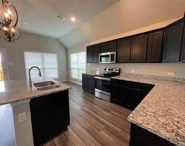 806 Hollyhock Dr - Photo Thumbnail 30