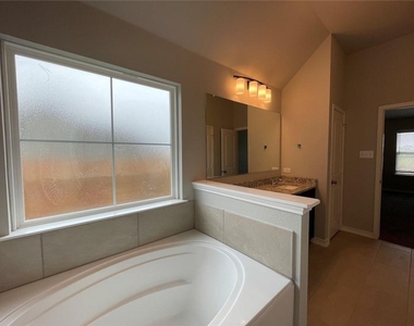 806 Hollyhock Dr - Photo Thumbnail 22