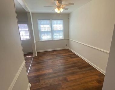 6821 Gough Street - Photo Thumbnail 3