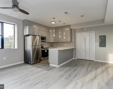 400 Highland Avenue - Photo Thumbnail 3