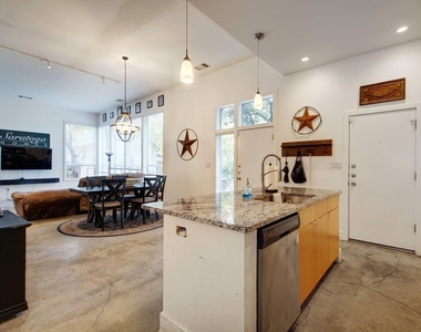 616 W 35th St - Photo Thumbnail 14