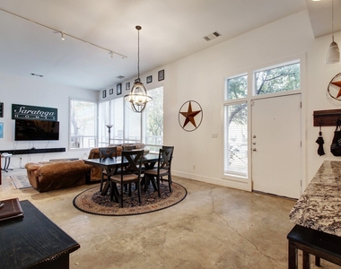 616 W 35th St - Photo Thumbnail 7