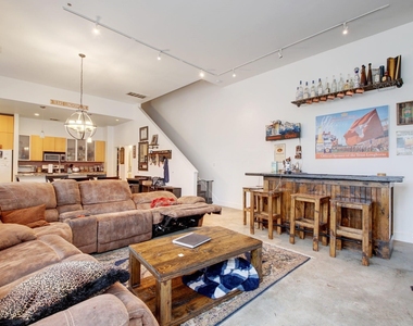 616 W 35th St - Photo Thumbnail 9
