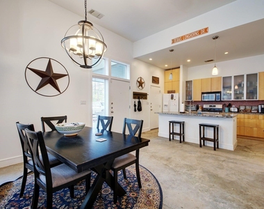 616 W 35th St - Photo Thumbnail 11