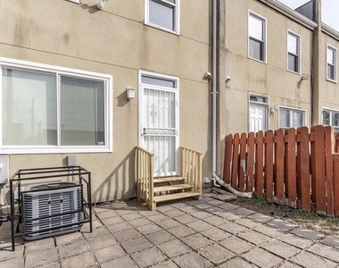 1423 E Baltimore Street - Photo Thumbnail 14