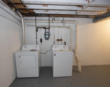1423 E Baltimore Street - Photo Thumbnail 15