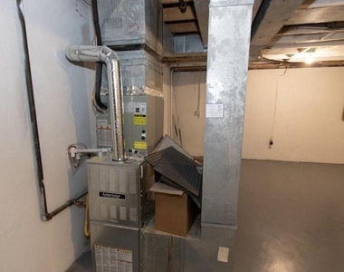 1423 E Baltimore Street - Photo Thumbnail 16