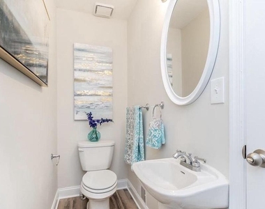 1423 E Baltimore Street - Photo Thumbnail 10