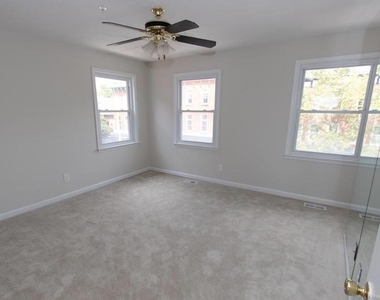 1423 E Baltimore Street - Photo Thumbnail 8