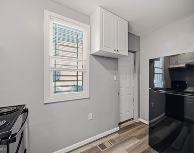 2914 E Madison Street - Photo Thumbnail 14