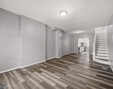 2914 E Madison Street - Photo Thumbnail 2