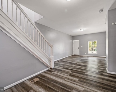 2914 E Madison Street - Photo Thumbnail 10