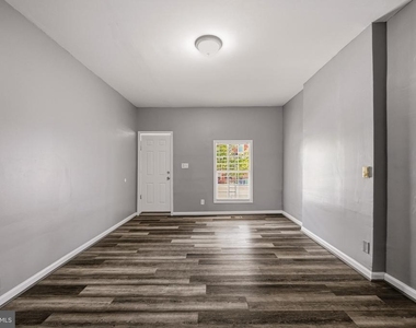 2914 E Madison Street - Photo Thumbnail 6