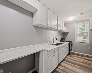 2914 E Madison Street - Photo Thumbnail 12