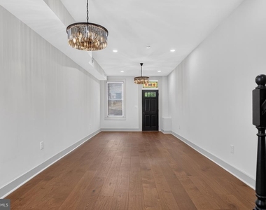 3031 Elliott Street - Photo Thumbnail 8