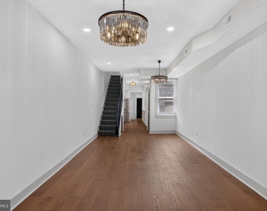 3031 Elliott Street - Photo Thumbnail 3