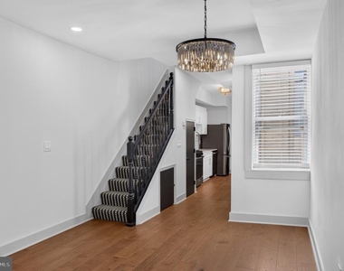 3031 Elliott Street - Photo Thumbnail 7