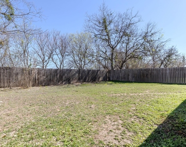 18200 Canopy Ln - Photo Thumbnail 24