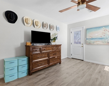 18200 Canopy Ln - Photo Thumbnail 12