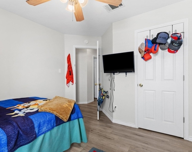 18200 Canopy Ln - Photo Thumbnail 17