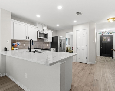 18200 Canopy Ln - Photo Thumbnail 7