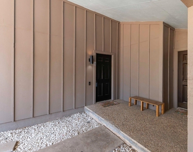 9011 Quail Valley Dr - Photo Thumbnail 5
