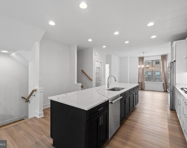 3307 Streamlet Ln - Photo Thumbnail 8